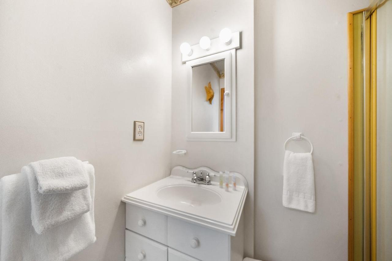 Cozy Condo By Tripp Lake Warrensburg Экстерьер фото