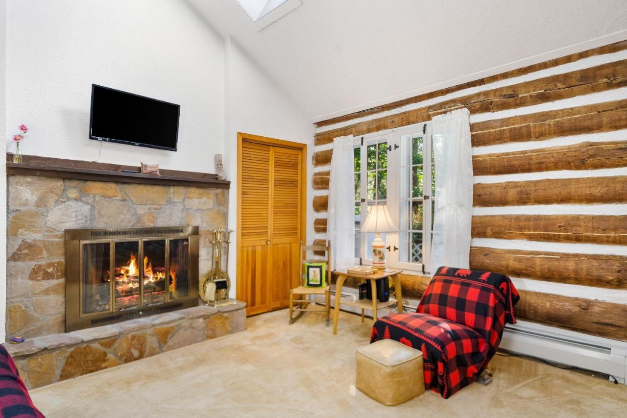 Cozy Condo By Tripp Lake Warrensburg Экстерьер фото